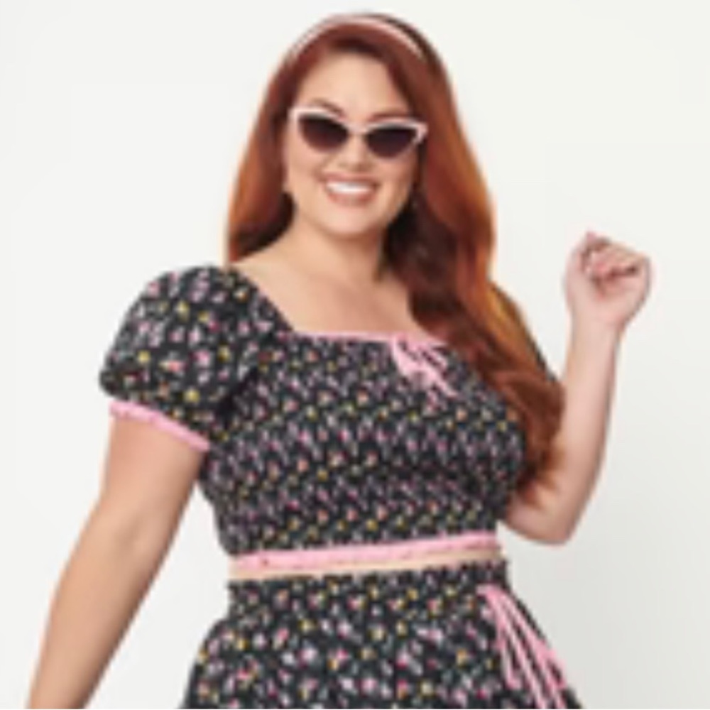 Black and pink ditsy floral crop top